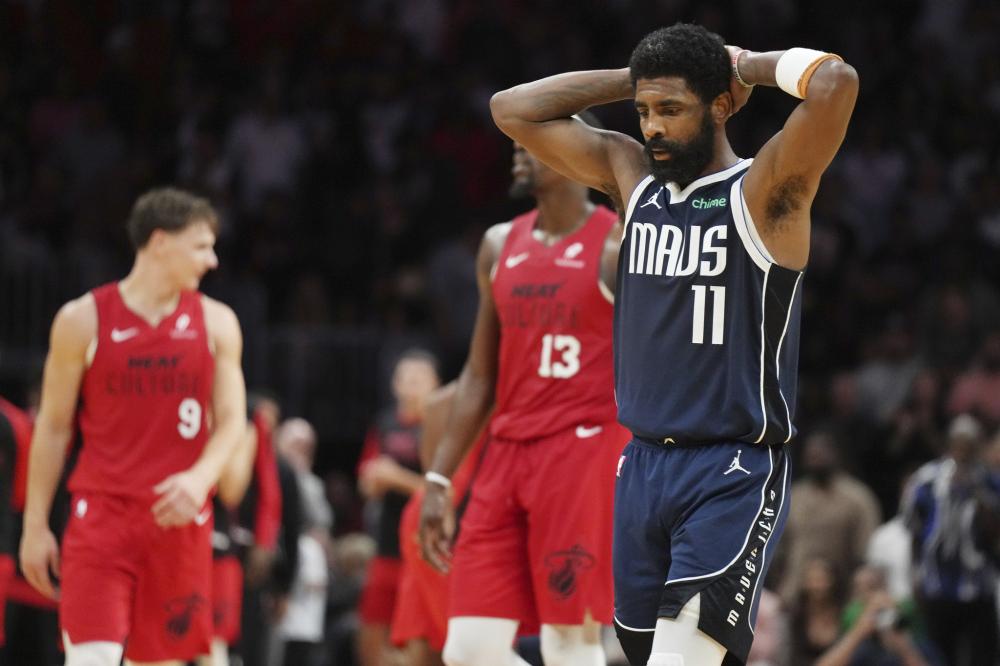 显得尤为苍 显得尤为苍